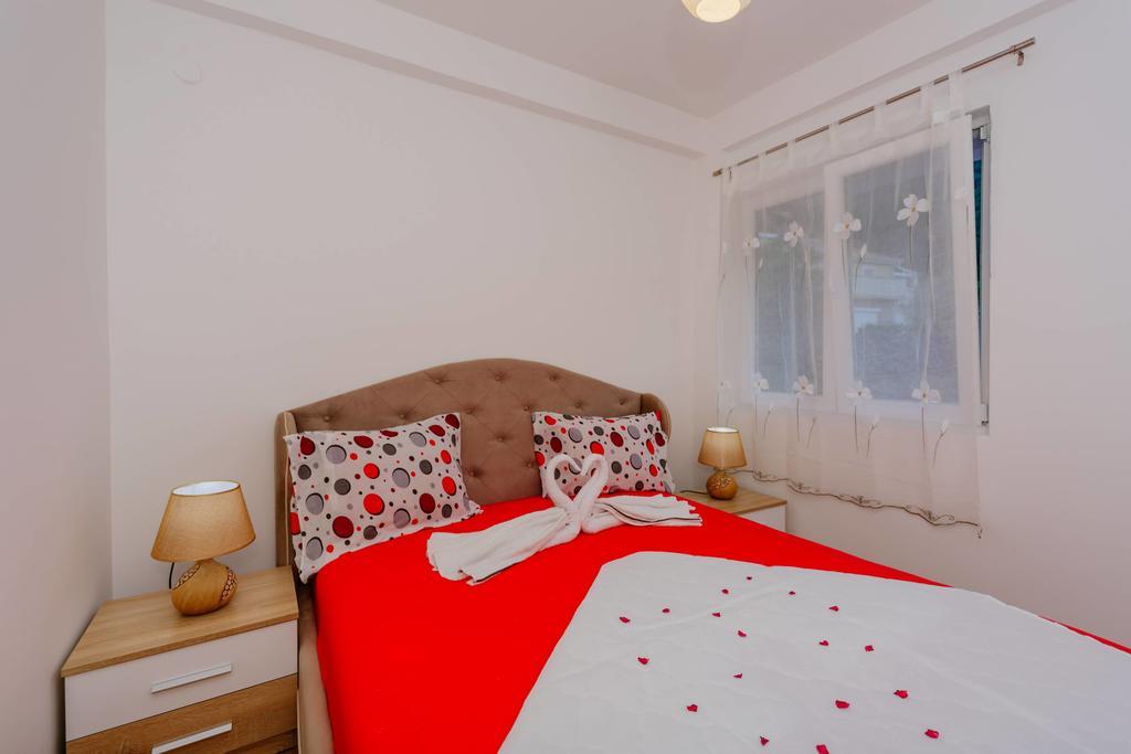 Paradise Bay Apartments コトル エクステリア 写真